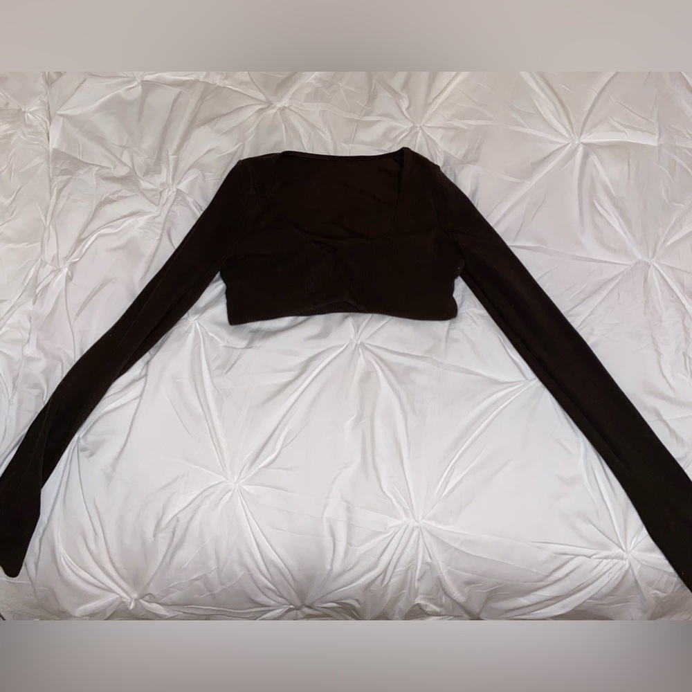 Alo cropped long sleeve yoga top brown size small